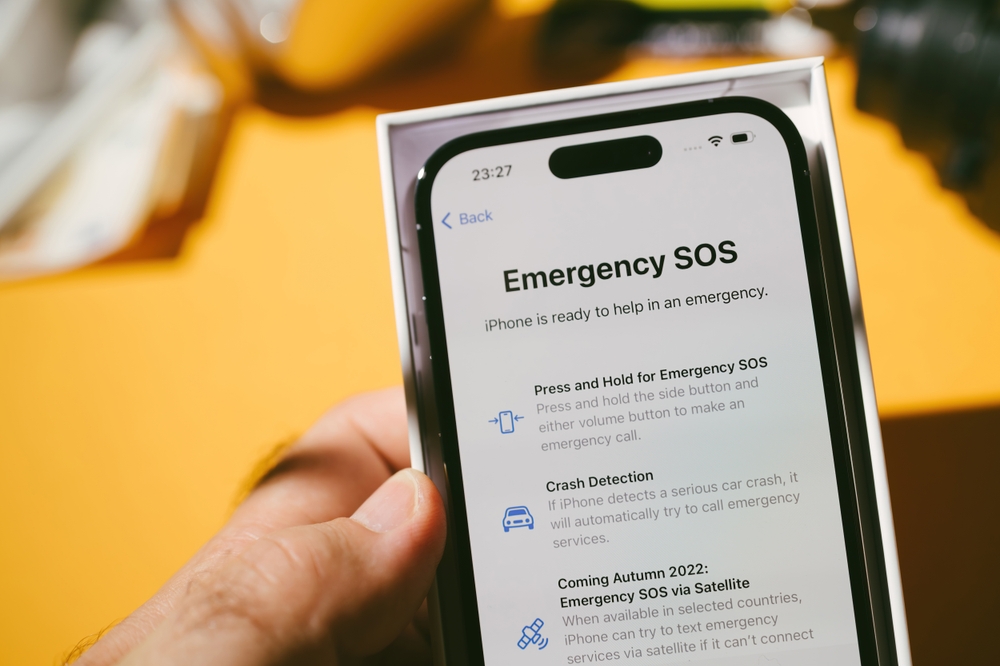 iPhone’s Sat-based SOS Rolls Out in New Zealand & Australia
