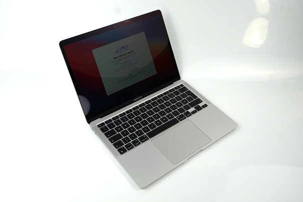 The M1-based MacBook Air will celebrate its third birthday this November (Image source: Notebookcheck)
