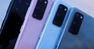 Global smartphone revenue hit a record high in 2021 despite supply chain challenges