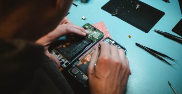 Apple’s Self Service Repair program makes home iPhone repairs a whole lot easier