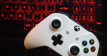 Hey PC gamers: It’s okay to play with a controller