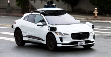 Dashcam Footage Shows Driverless Cars Clogging San Francisco