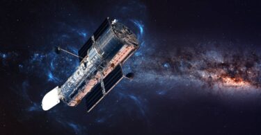 Software picks out more satellite photobombs in Hubble image