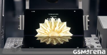 Honor shares Magic V2 design story as sales open in China
